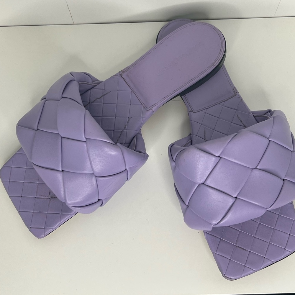Bottega Veneta Lido flat Sandal Wisteria
